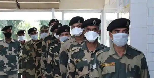 毕竟仅新冠疫情每天就会导致印度近千人的死亡,上百万人的印度陆军就