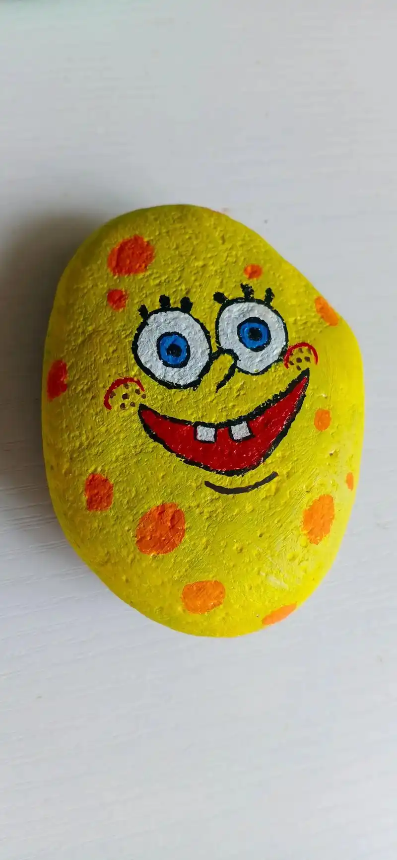 快乐很简单!#手绘石头画 #有趣的儿童手工作品 #石来运转 - 抖音