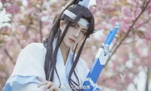 知名coser胤川一个人cos魔道全体人,身为女孩子竟然帅气十足!