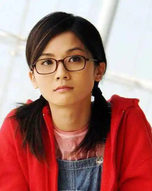 朝天鼻好看的女明星,那么朝天鼻如何改善呢?