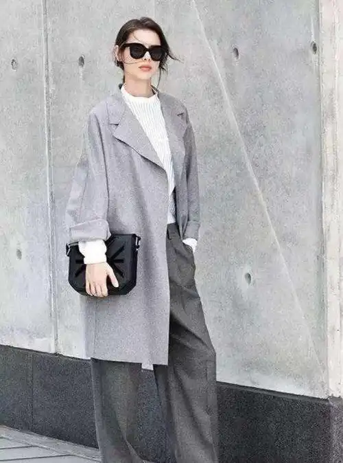 浅灰色更是接近于白色,灰色有一种特有的沉稳感,尤其是与白色搭配的