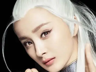 3位女明星游戏造型,热巴女王赵丽颖妖神,王者荣耀这个赢了!