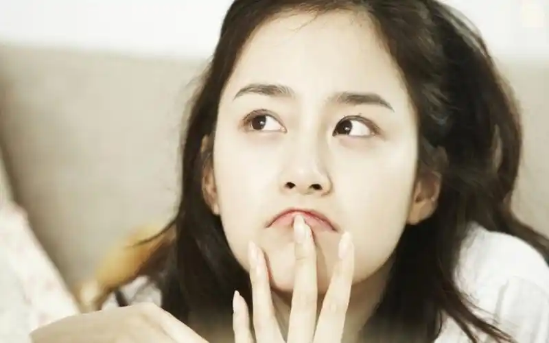 韩国女演员金泰熙明星壁纸