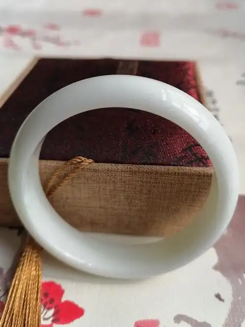 时乾天然活玉陕西蓝田玉手镯高货品质象牙白平安玉镯子高白润细腻61cm