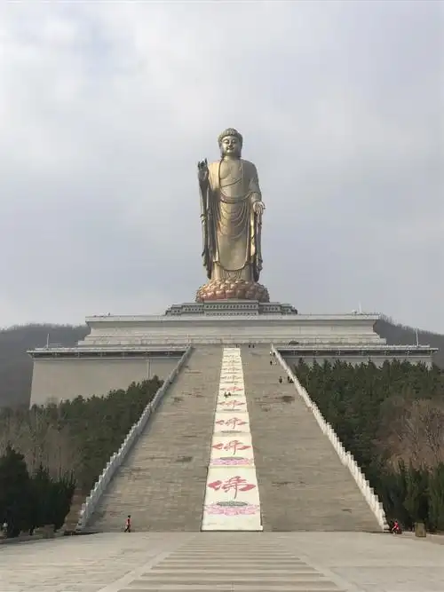 中原大佛景区