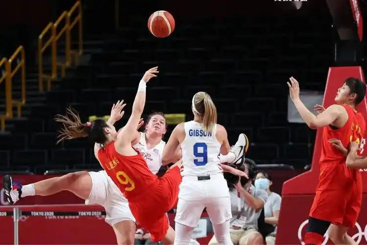 奥运中国女篮大胜波多黎各迎开门红李月汝砍21125