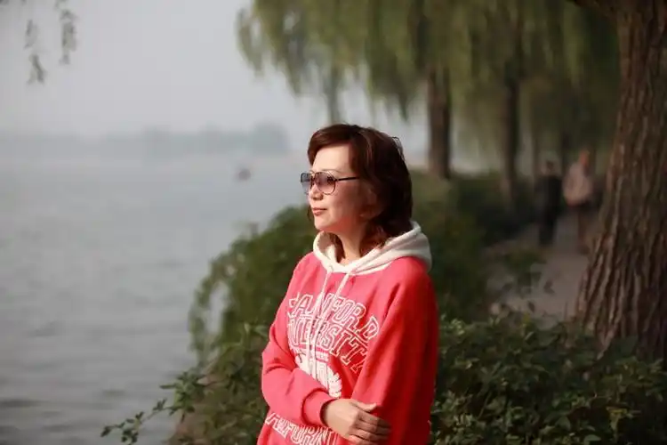 旅游途中拍老婆