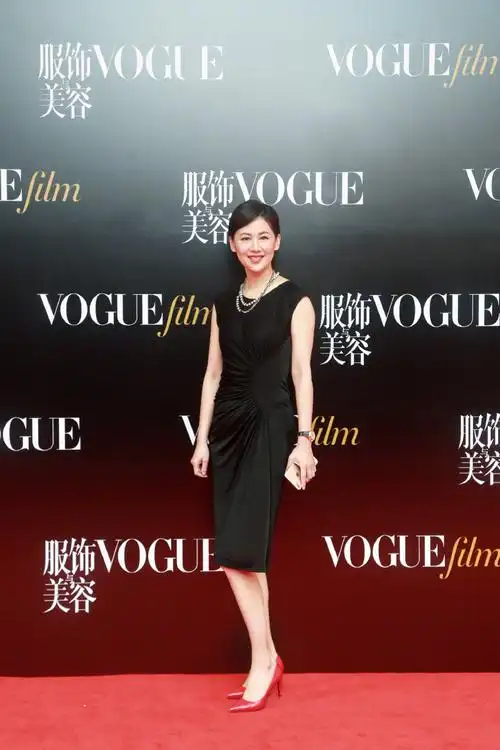 复星的老板娘王津元好漂亮啊