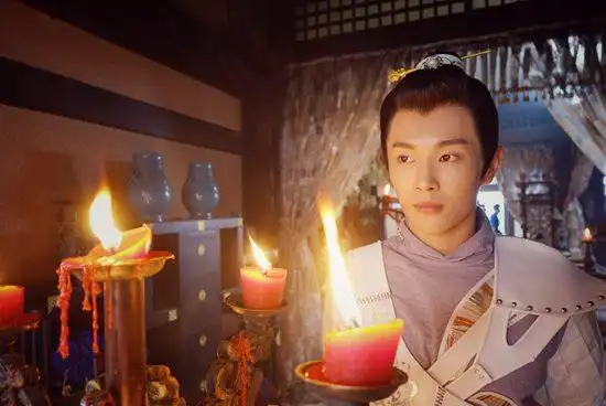 亚洲偶像团体uniq成员李汶翰最近行程不断,由他主演电视剧《热血学院