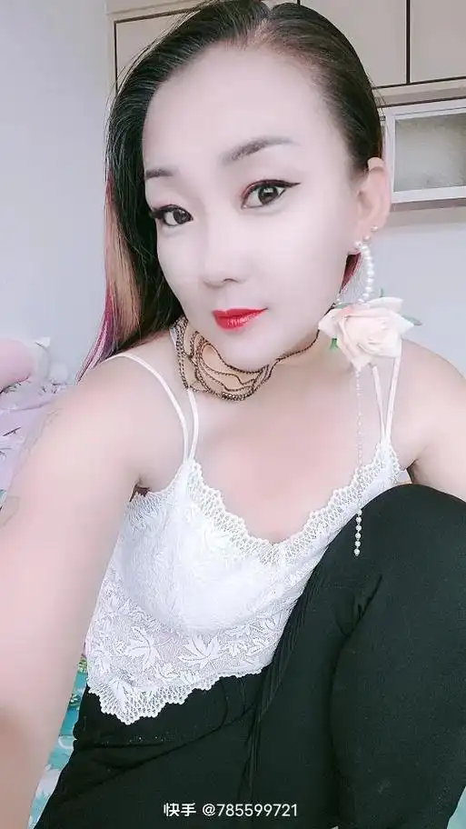 除了我他两个人谁漂亮第一个照片是我我就说了三个人真漂亮 - 抖音