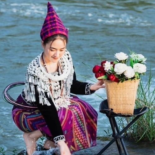 3 云南景颇族女卡库传统工艺包头