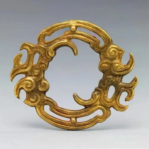 芮博国宝镂空龙纹金环