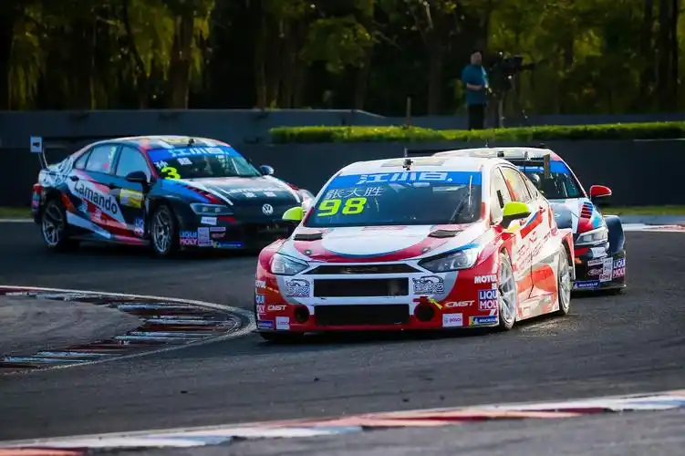 横扫ctcc上海站四冠"常胜将军"beijing汽车再夺佳绩!_比赛