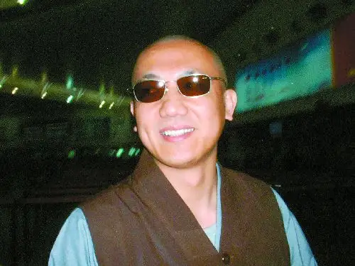 郝彤被曝秘密还俗