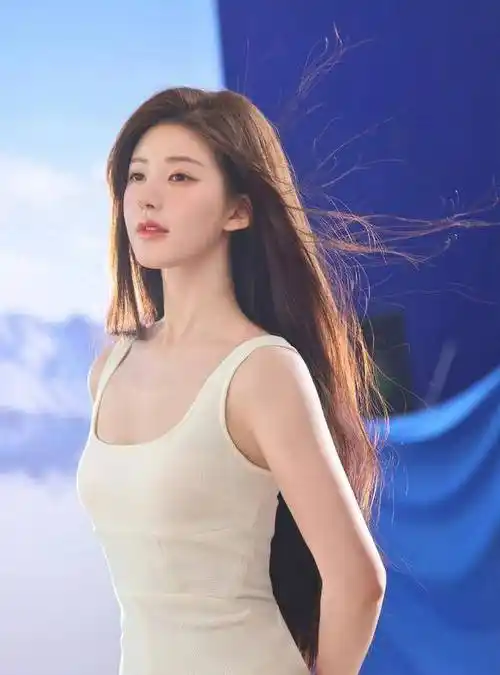 女明星24年抖音点赞榜,赵丽颖第五白鹿第三 杨紫垫底,第一意外