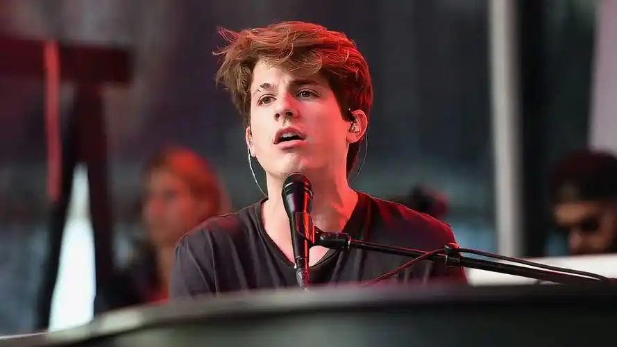 断眉charlieputh纽约iheartradio大剧院演唱会超清全场