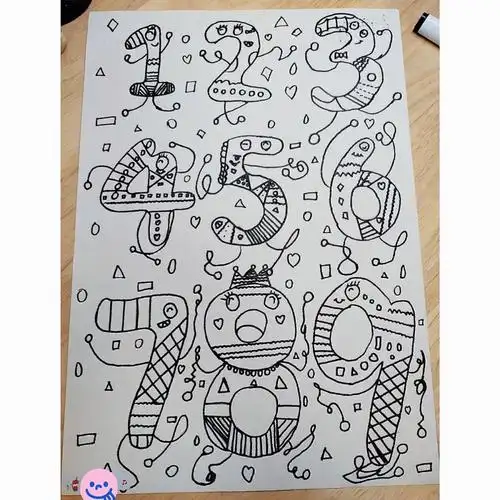 女儿自己自由发挥的数字小人