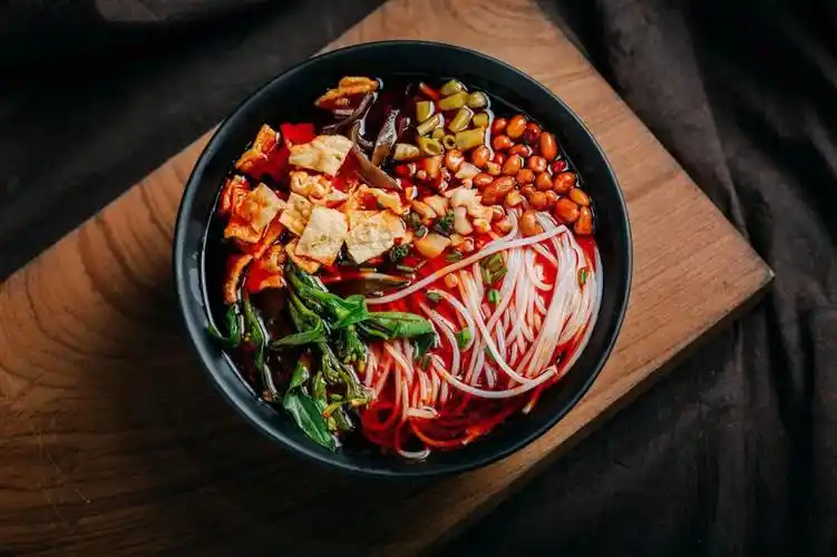 揭秘:螺蛳粉那么臭,为什么还那么火?