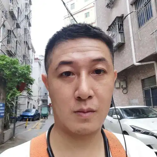 40岁离异男征婚照片(id:4952497)_广东深圳征婚交友_我主良缘网
