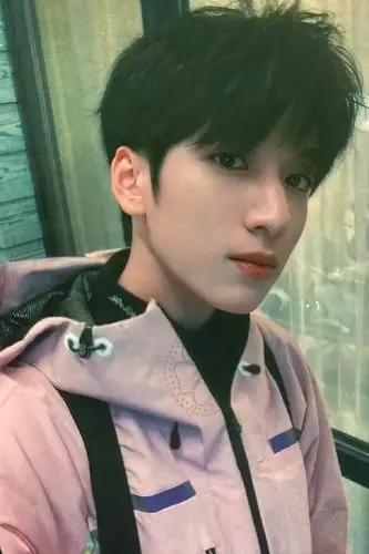 深夜安利-【严浩翔】好久没更新新图了 帅哥越来越帅了!