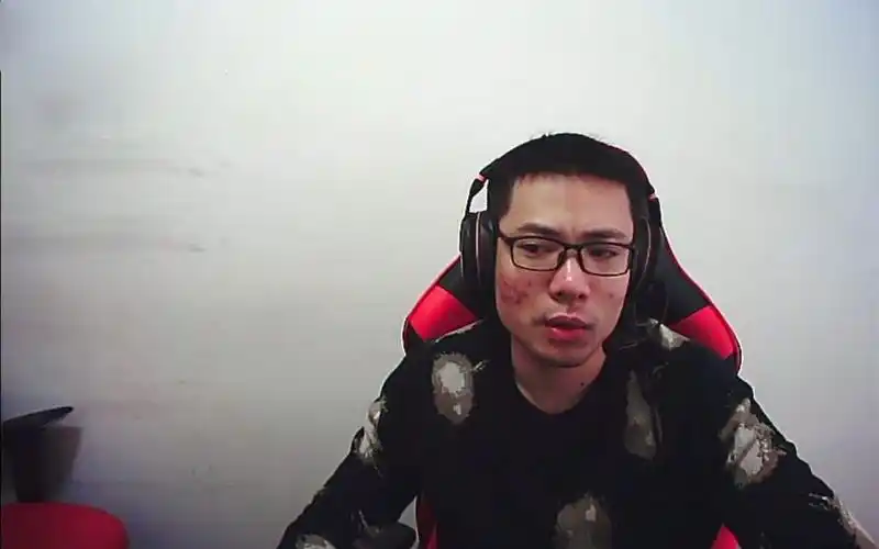 大司马拒绝直播吃鸡! 默默打开lol后给出解释, 网友听后沉默