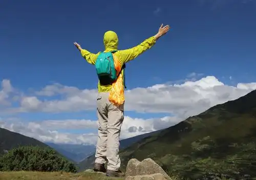 站上人生中第一座5000米以上高山 ——四姑娘山二峰登顶