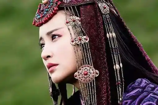 孛儿帖就历史资料记载而言,被两个人睡过,一个是成吉思汗,一个是抢走