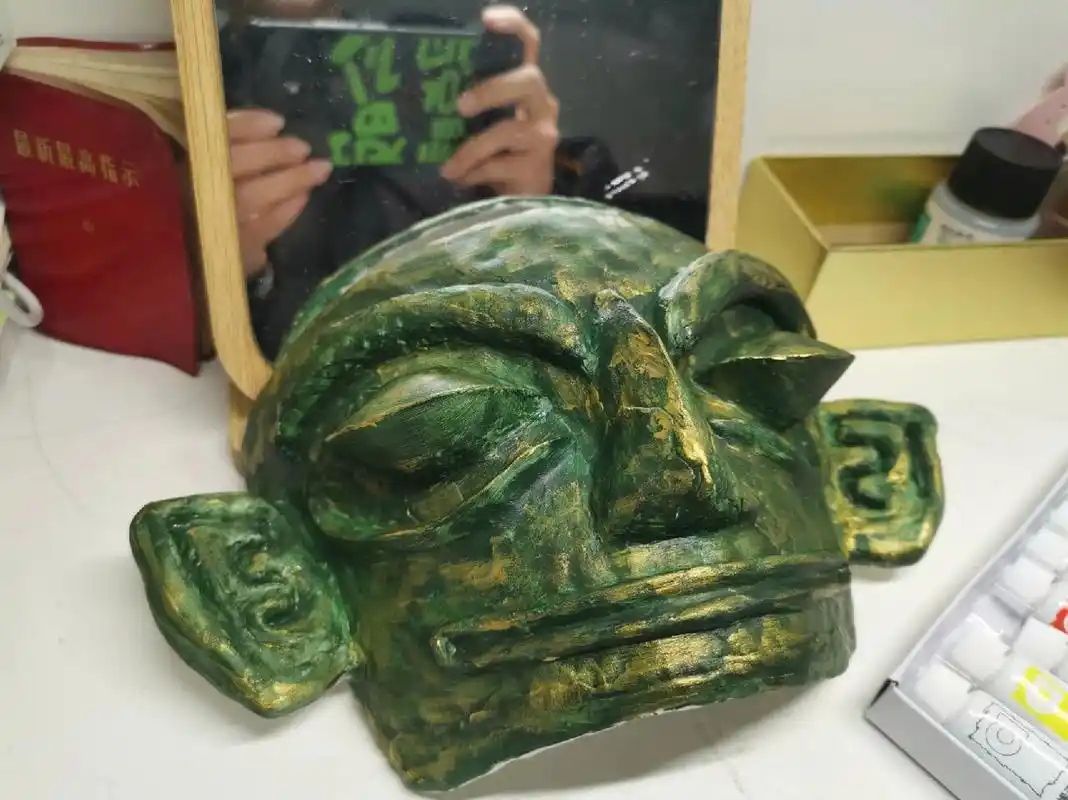 三星堆青铜面具 纯手工 超轻粘土 做了两个多小时 主要再等粘土干透