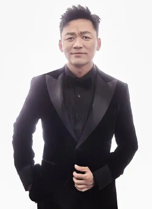 王宝强被现女友改造成功新造型帅如韩国男欧巴马蓉后悔也晚了