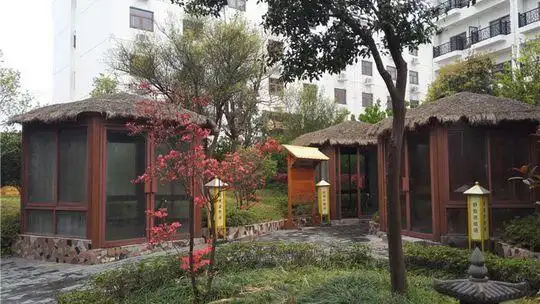 金孔雀温泉旅游度假村