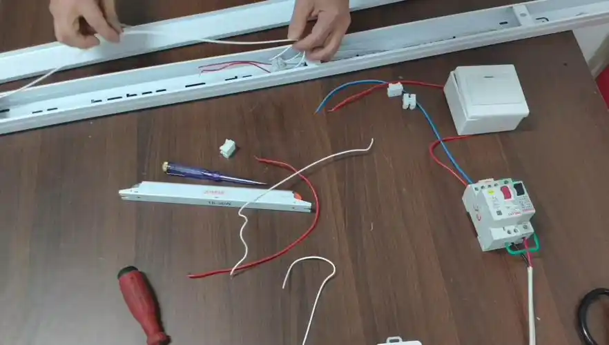 老式灯管怎么改装led灯?