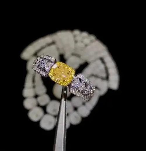 简约别致的黄钻戒指029克拉黄钻明艳亮丽百搭经典70款式大方时尚上