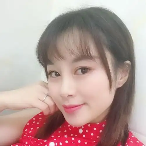 关注已关注 83 直播中 主播视频 热门弹幕(0) xsl-晴儿的欢乐篮球 200