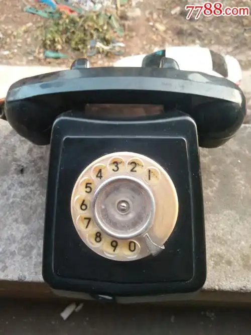 老拨号电话