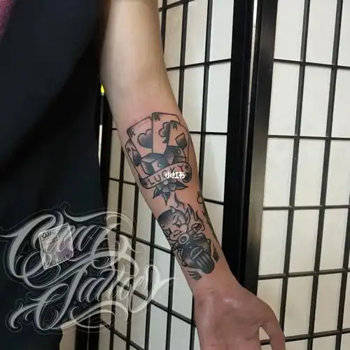 黑灰oldschool拼接小臂