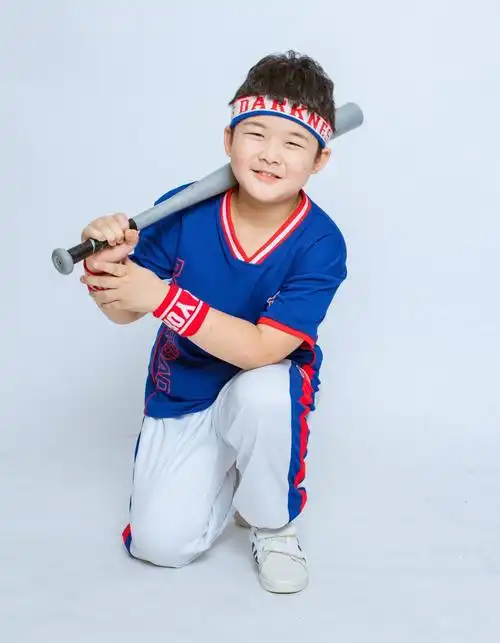 我家宝贝周嘉琦十岁生日之时,我们全家诚邀您及家人前来参加孩子生日