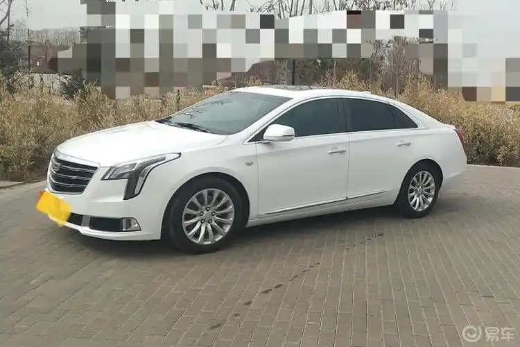 凯迪拉克xts精英版白色