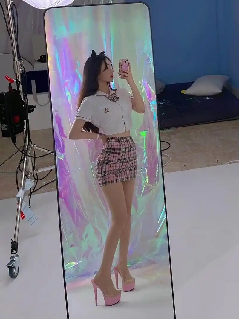 不懂就问,女生为什么都喜欢对着镜子自拍?