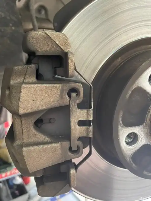 宝马x4前刹更换galfer刹车片
