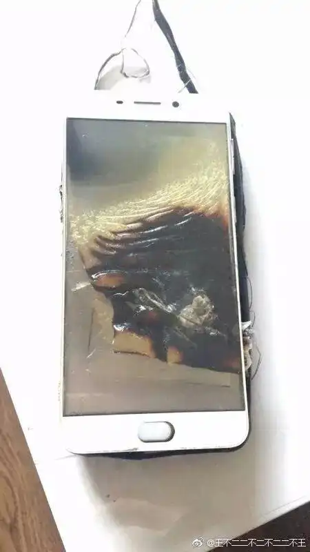 长春网约车细则,路滑车翻个,oppo手机充电中爆炸!