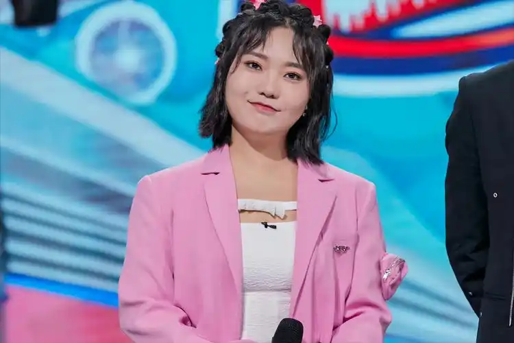 李雪琴真实学历是什么(附:北大毕业的李雪琴爆红原因)-图2