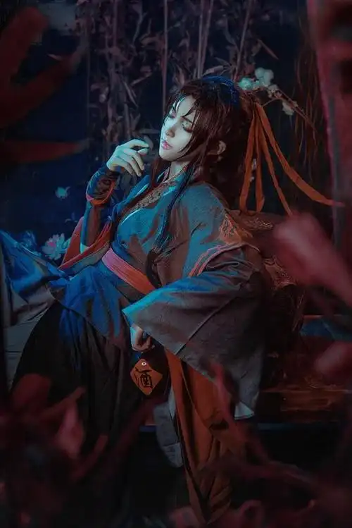 魔道祖师cos:举酒自饮魏无羡,奈何一笑倾半城,堪称神仙下凡!