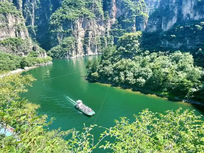 行走山水间龙庆峡