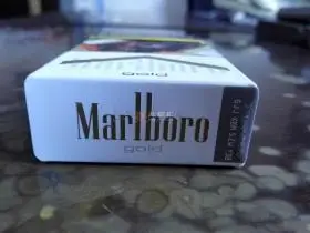 万宝路(硬白金欧盟免税版)相册