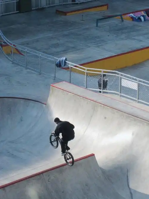 上海滑板黄浦滨江极限滑板公园05