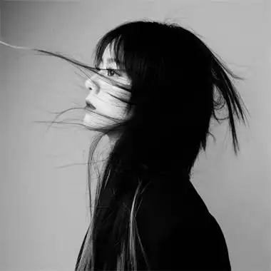 侧脸女孩,真人头像,冷艳女孩,个性头像,黑白女生相关的头像图片挑选