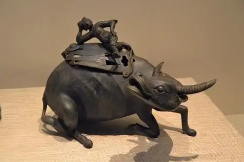 四川三星堆出土的文化和同时期黄河流域出土的文化为什么存在差异