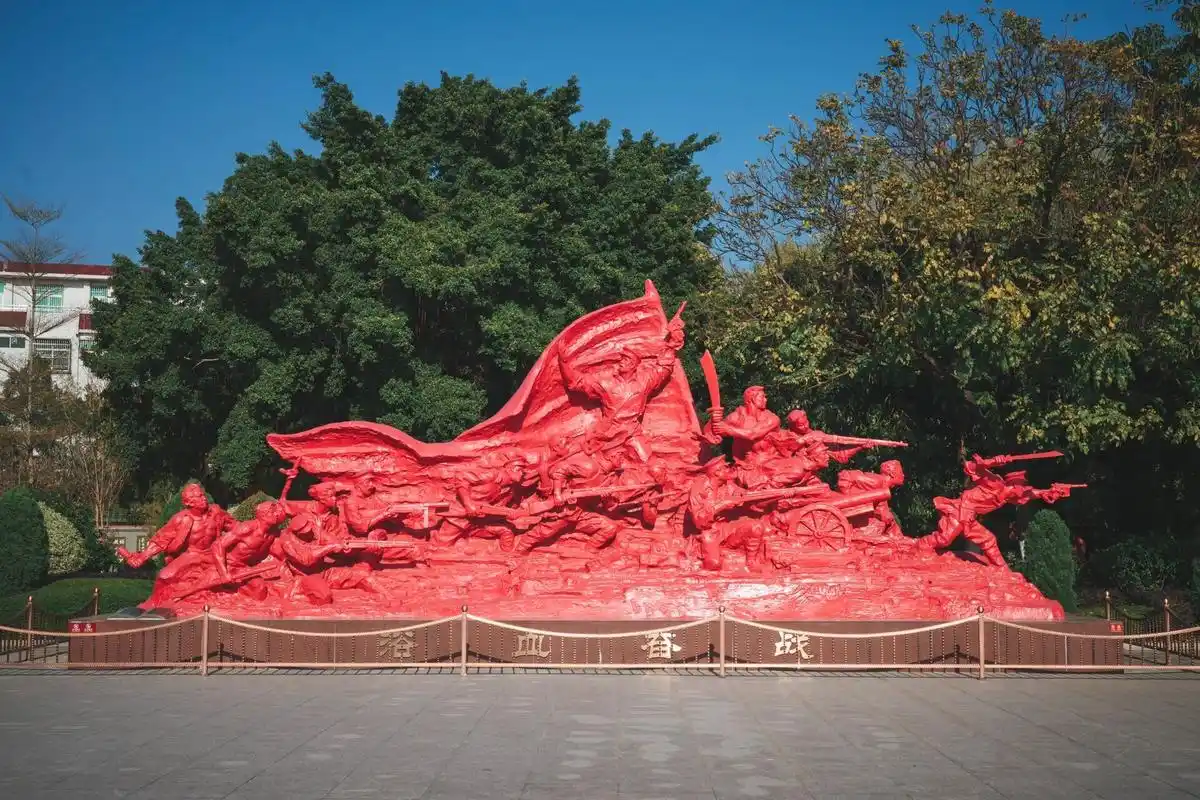 不用去俄罗斯也能拍到红宫红场,世界唯二 海丰,是一座因红色而被时代