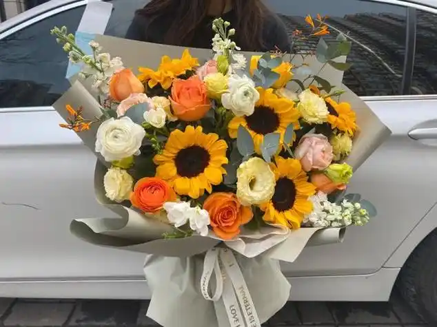 生日花束鲜花图片时尚男生可爱生日花束简单