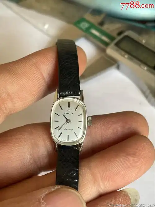 近新品瑞士产欧米茄女机械表